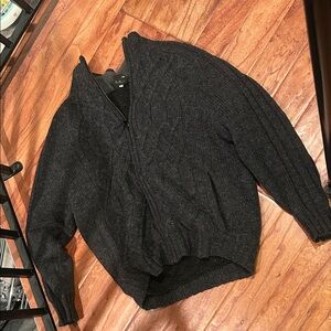 Carriag Donn Ireland 100% Pure New Wool Chunky Knit Zip Up Sweater